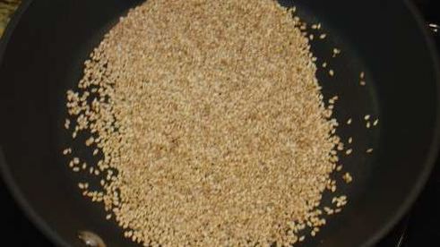 салат из кальмаров с кунжутом