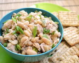 Салат из консервированной белой фасоли