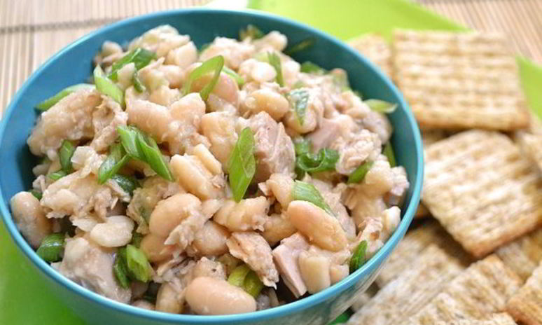 Рецепт салата из консервированной белой фасоли