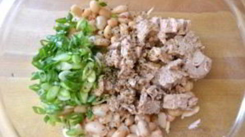 салат из консервированной белой фасоли