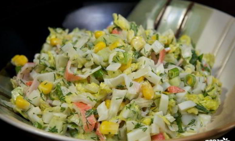 Рецепт салата из крабовых палочек и кукурузы