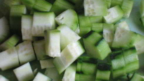 салат из молодой капусты с маслинами и сыром