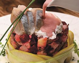 Салат из сельди со сметанным соусом