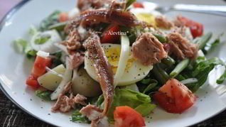 Салат Нисуаз с зеленой фасолью