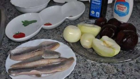 салат сельдь под шубой с яблоком