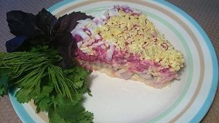 Сельдь под шубой с яблоком