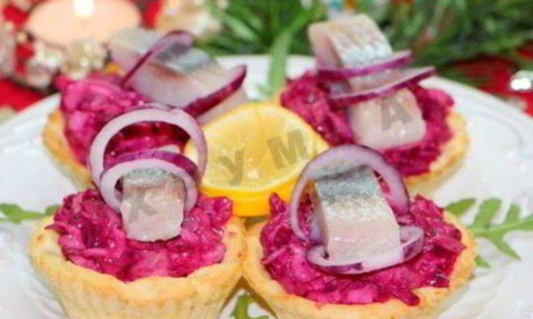 Рецепт сельди под шубой в картофельных тарталетках