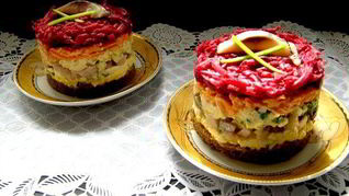 Селедка под шубой на бородинском хлебе