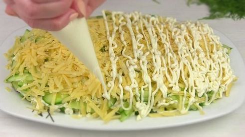 селедка под зеленой шубой с сыром и без свеклы