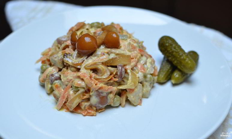 Рецепт салата с курицей и опятами