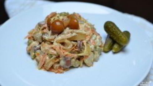 салат с курицей и опятами