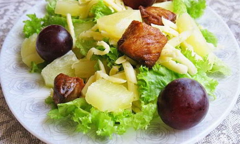Рецепт салата с курицей, сыром и ананасом