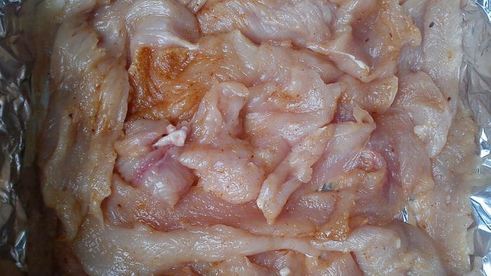 салат цезарь с индейкой