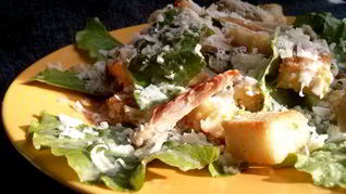 Салат Цезарь с курицей простой