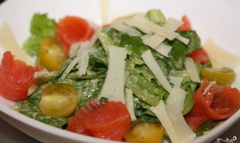 Рецепт салата цезарь с рыбой