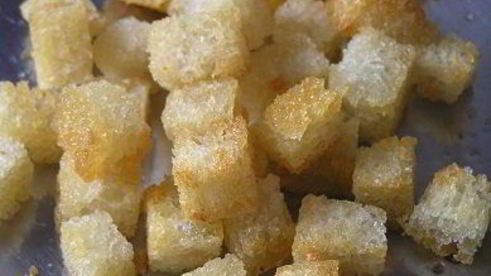 цезарь с семгой на листьях руколы