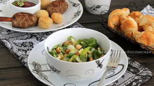 Зеленый салат с сыром Джюгас