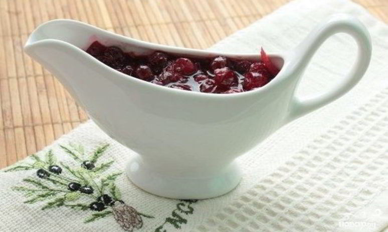 Рецепт брусничного соуса к мясу без вина