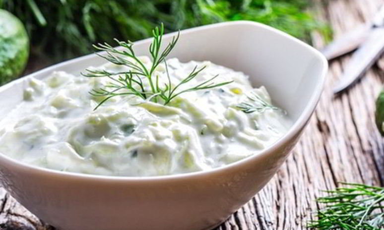 Рецепт йогуртового соуса с огурцом