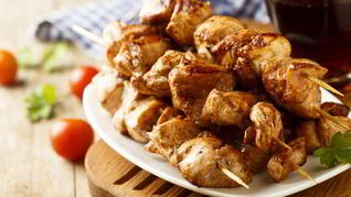 Куриный шашлык в маринаде из кетчупа и соевого соуса