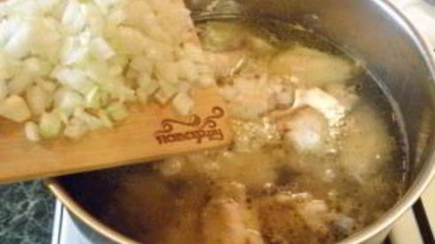 соус с курицей и картошкой