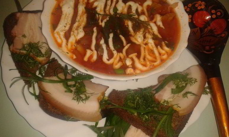 Рецепт борща с бутербродами из сала