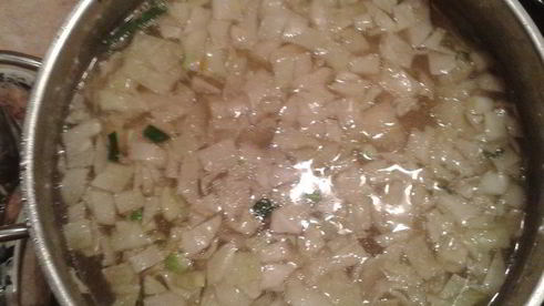 борщ с бутербродами из сала