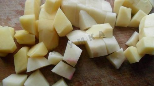 борщ со свекольной ботвой в мультиварке