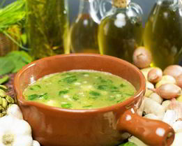 Холодный борщ со шпинатом