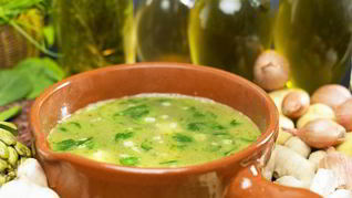 Холодный борщ со шпинатом