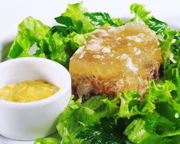 Крепкий костный телячий бульон