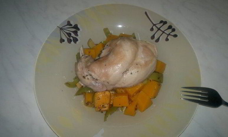 Рецепт кролика в прованском бульоне с тушеной тыквой и перцем