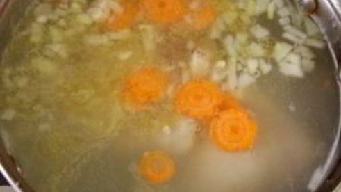 лапша на курином бульоне