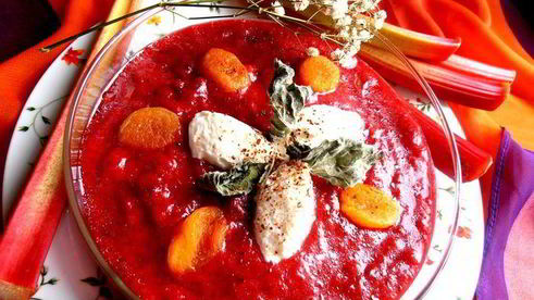 гаспачо из ревеня и вишни