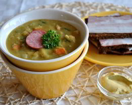 Гороховый суп с колбасками