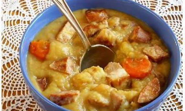 Рецепт горохового супа с копченостями и сельдереем