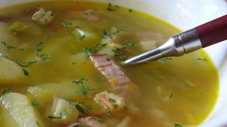 Гороховый суп с копченым окороком