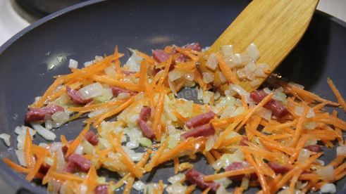 гороховый суп с копчеными ребрышками и курицей