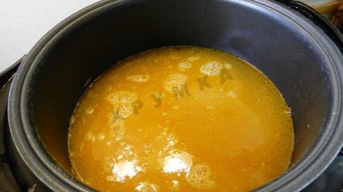 гороховый суп с копчеными ребрышками в мультиварке