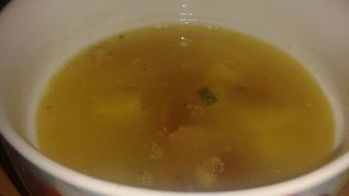 Гороховый суп с копчеными ребрышками