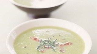 Гороховый суп с ветчиной и петрушкой