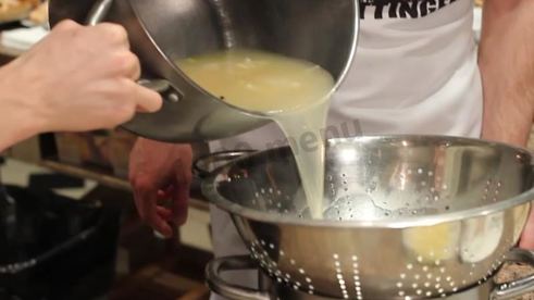 густой гороховый суп с мясом