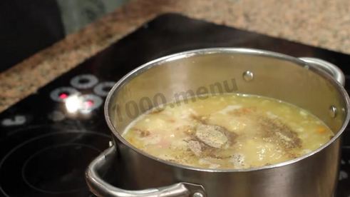 густой гороховый суп с мясом