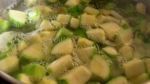 крем-суп из спаржи и цукини