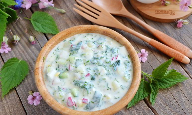 Рецепт окрошки на кефире с крапивой и мятой