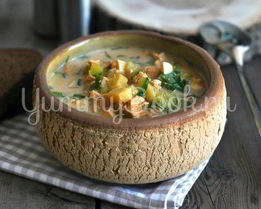 Окрошка с курицей на квасе