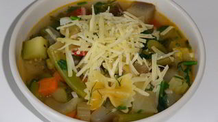 Итальянский сезонный суп минестроне