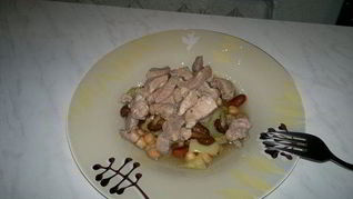 Фасолево-нутовая похлебка с перцем и грибами и с бедром индейки в чесноке и розмарине