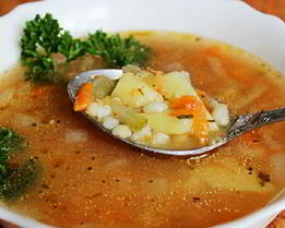 Рассольник с огурцами и перловкой