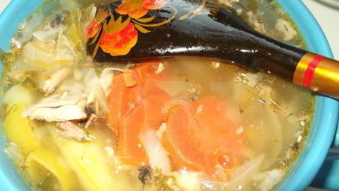 острые щи с рыбными консервами